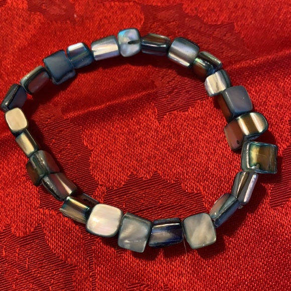 AUTHENTIC HEALING MOTHER OF PEARL CUBE CRYSTAL,CHAKRA BRACELET, - Picture 2 of 3